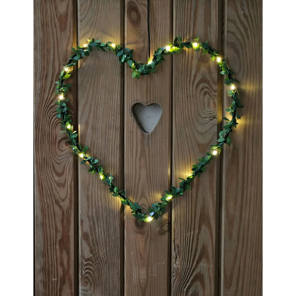 LED-Fenstersilhouette 30 cm – Herz oder Stern mit Kunstgrün